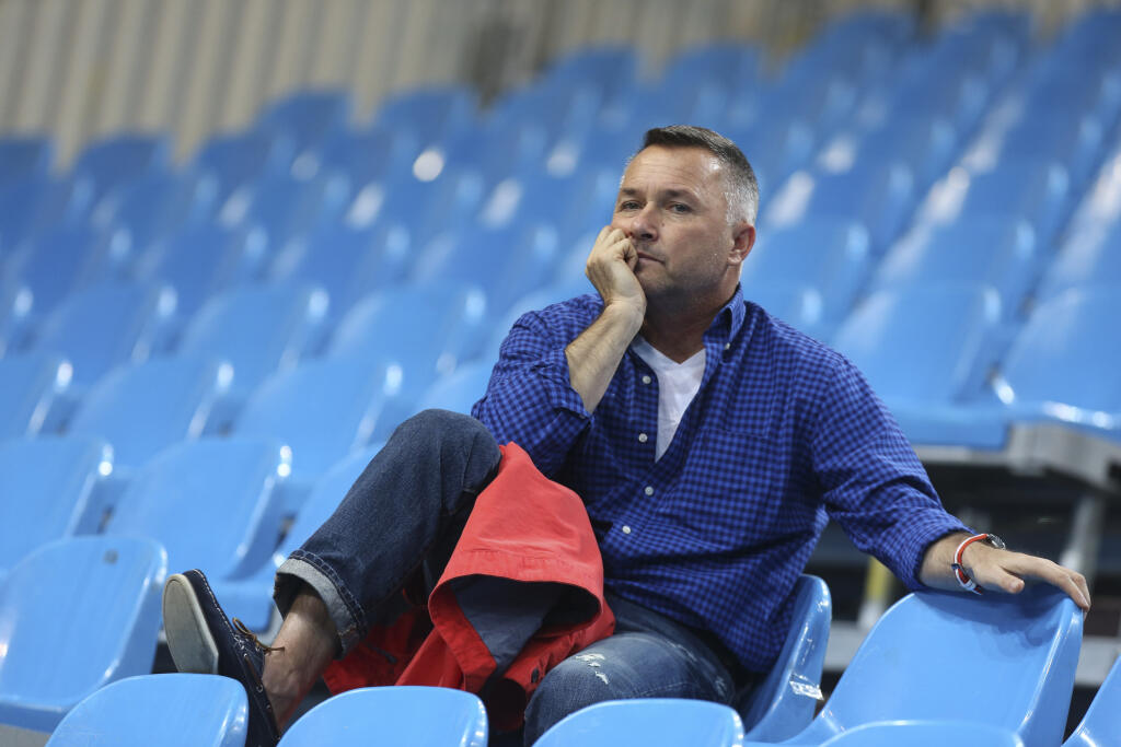 Otec slovenskej tenistky Dominiky Cibulkovej Milan Cibulka sa dmnieva, že zlodeji, ktorí vykradli byt jeho dcéry neboli v tom sami.