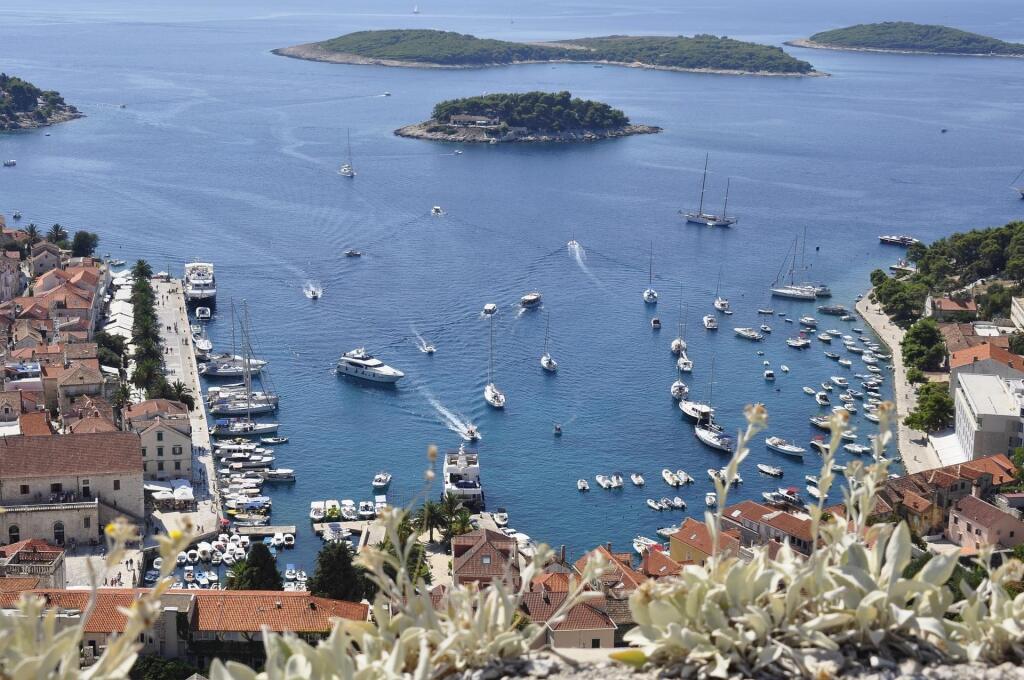 Ostrov Hvar a jeho scenéria.