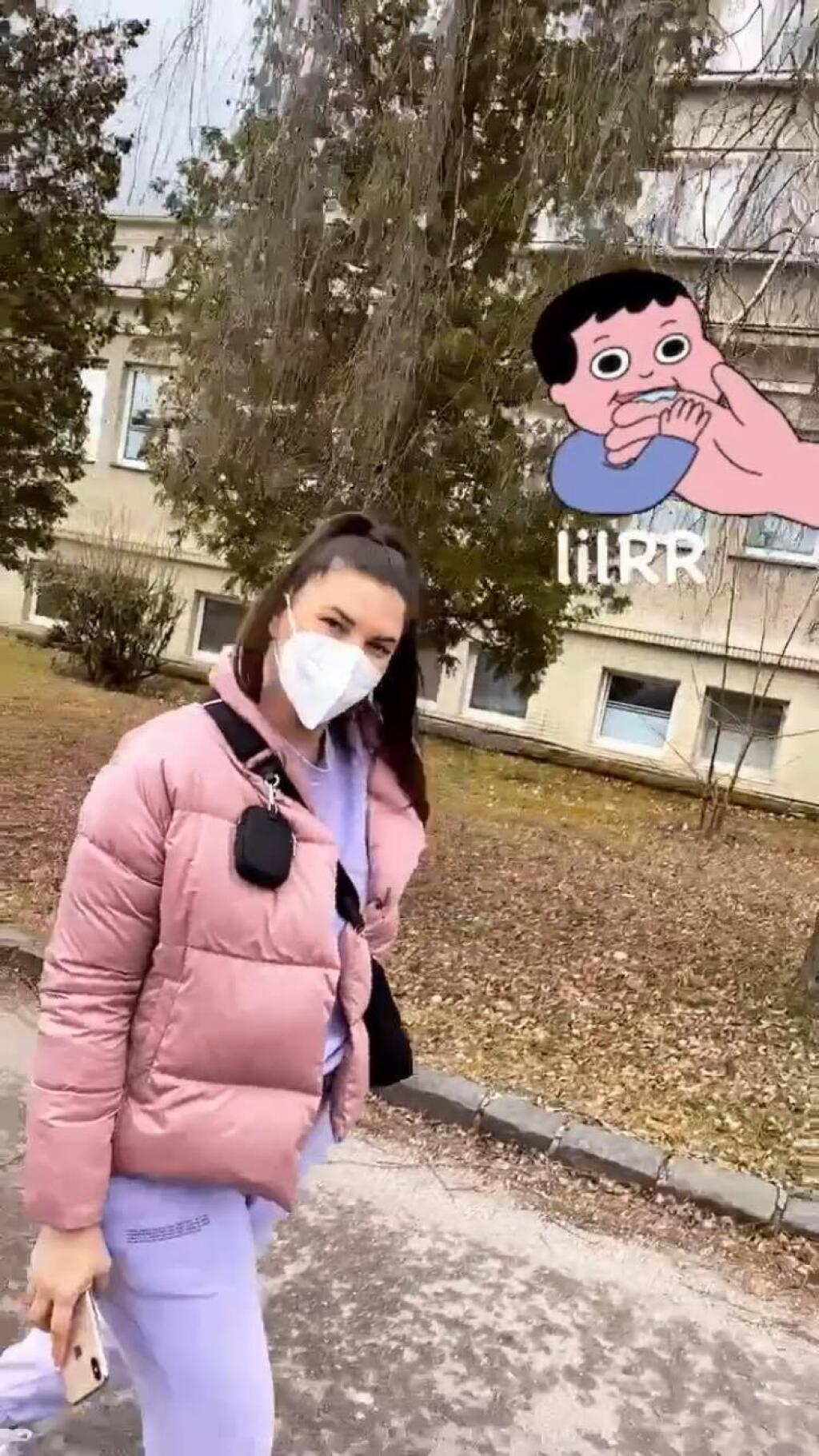 Skoncová opúšťala pôrodnicu v pohodlných teplákoch.