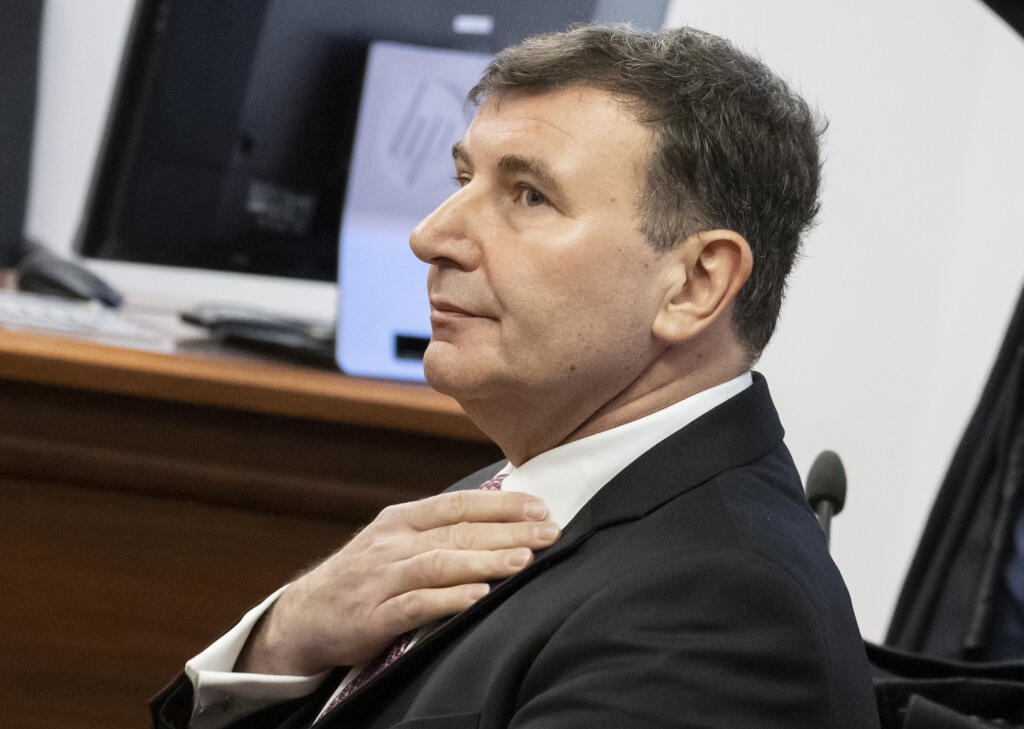 Na snímke bývalý riaditeľ finančnej správy František Imrecze sedí v súdnej sieni na Špecializovanom trestnom súde v Pezinku vo štvrtok 9. februára 2023. FOTO TASR - Martin Baumann