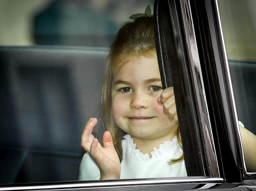 Princezná Charlotte a princ Geirge na svadbe princeznej Eugenie.