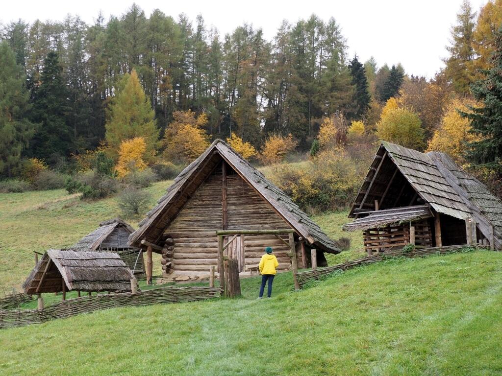 Havránok je mystický kopček nad Liptovskou Marou.