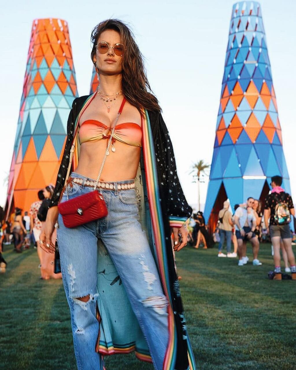 Hviezdy majúfestivalové outfity zvládnuté na jednotku.