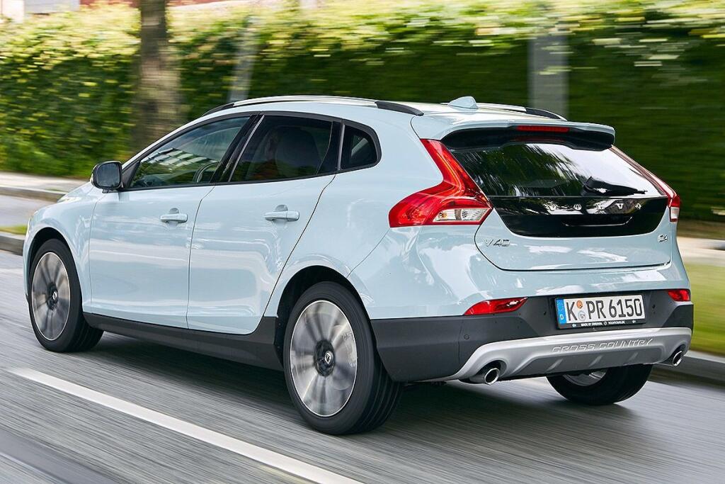 Volvo v40 cross country робот проблемы