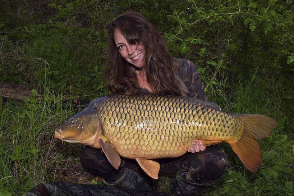 Hanka Lindnerová
(27) chcela byť
v detstve pilotka
vrtuľníka. Dnes
obchoduje s olejmi
a veľkú časť
mimopracovného
života trávi
pri vode.