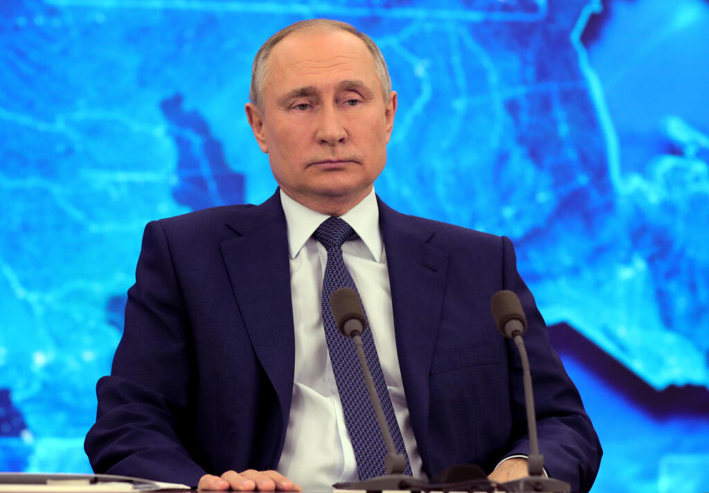 JB 25 Moskva - Ruský prezident Vladimir Putin počas video výročnej tlačovej konferencie v Moskve 17. decembra 2020. Tento rok však bude mať pre koronavírusovú pandémiu podobu videokonferencie. FOTO TASR/AP

Russian President Vladimir Putin speaks via video call during a news conference in Moscow, Russia, Thursday, Dec. 17, 2020. This year, Putin attended his annual news conference online due to the coronavirus pandemic. (Aleksey Nikolskyi, Sputnik, Kremlin Pool Photo via AP)