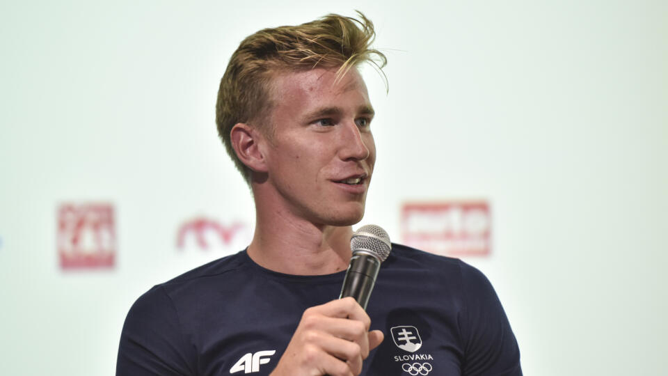 Na archívnej snímke slovenský rýchlostný kanoista Samuel Baláž počas tlačovej konferencie s členmi slovenského štvorkajaka po návrate z Olympijských hier v Tokiu, kde vybojovali bronzovú medailu 10. augusta 2021 v Bratislave.