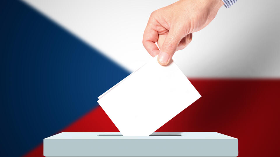 The,Hand,Of,Man,Putting,His,Vote,In,The,Ballot