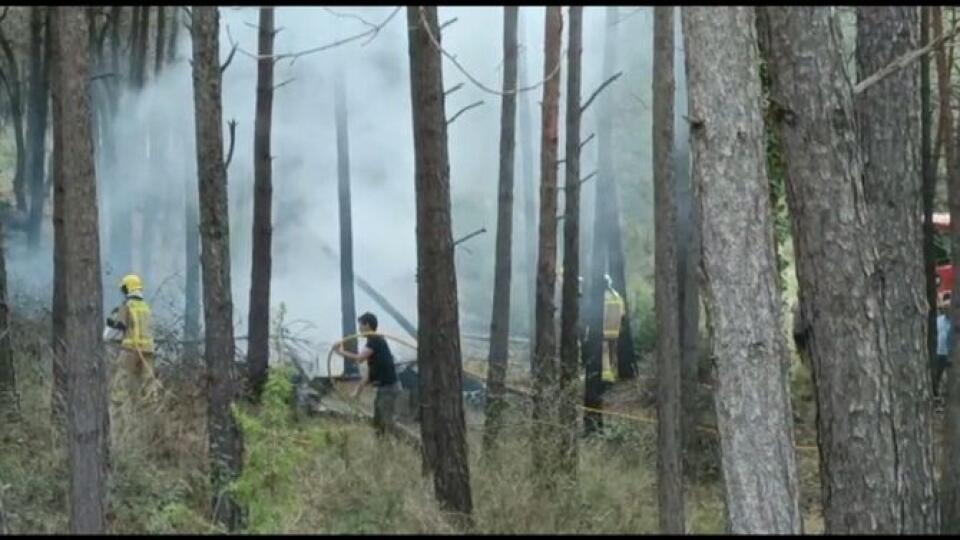 Štyria ľudia zahynuli v nedeľu pri zrážke dvoch ultraľahkých lietadiel na severovýchode Španielska.