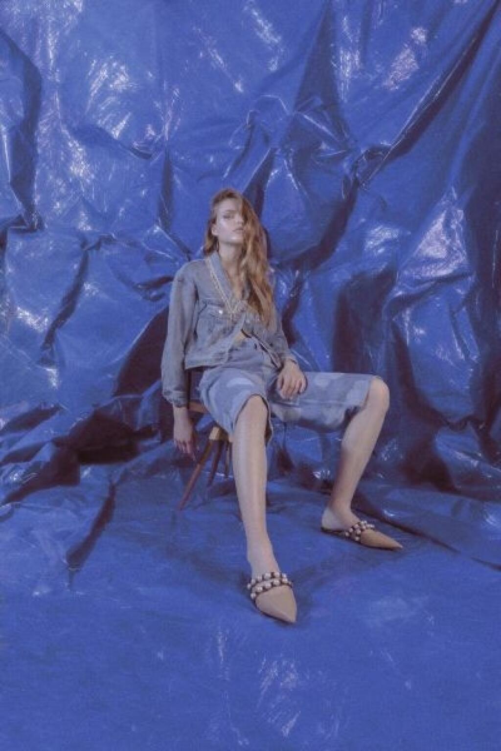 Kombinujte neskombinovateľné. Denim má množstvo tvárí.