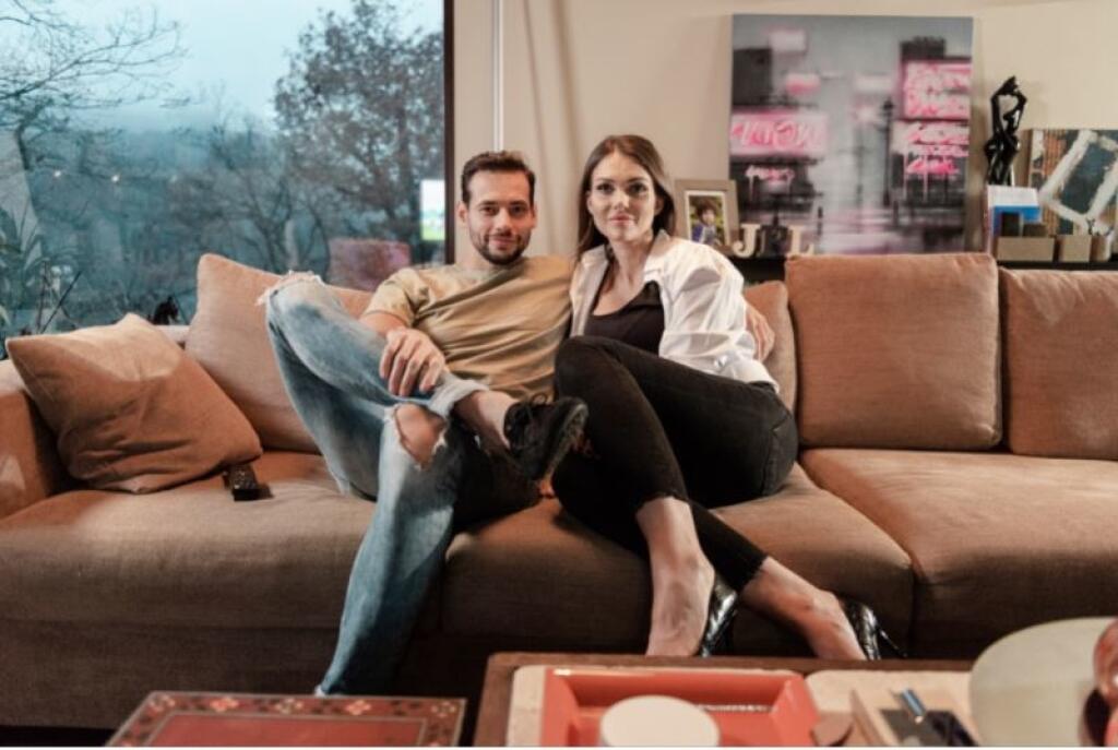 V jej klipe účinkuje sexi účastník Farmy Michal Gajdošech.