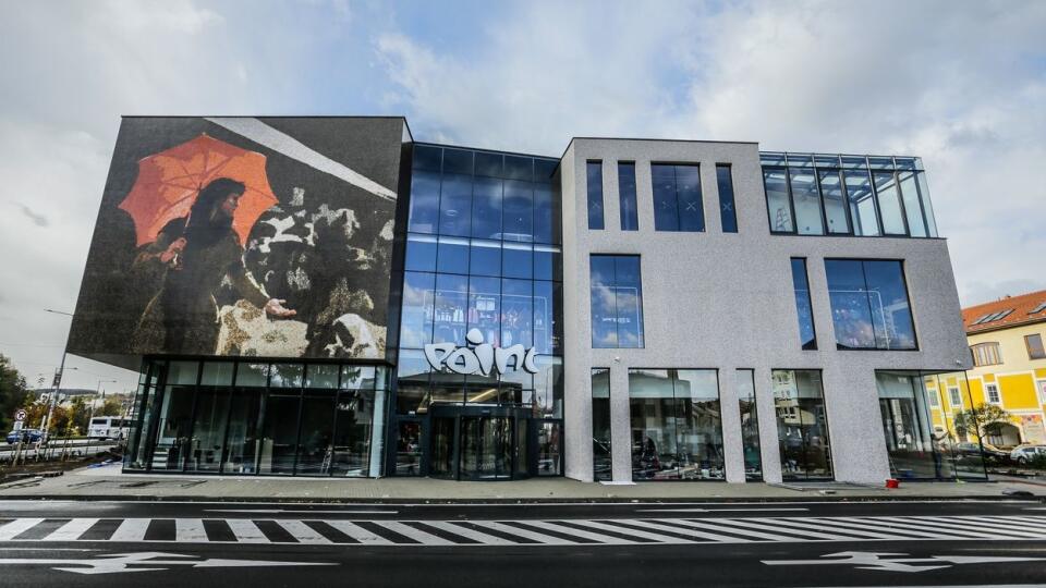 Banská Bystrica má ďalšie nákupné centrum. Brány otvoril Point - Komplex ponúkne 40 obchodných prevádzok na ploche 5 350 štvorcových metrov