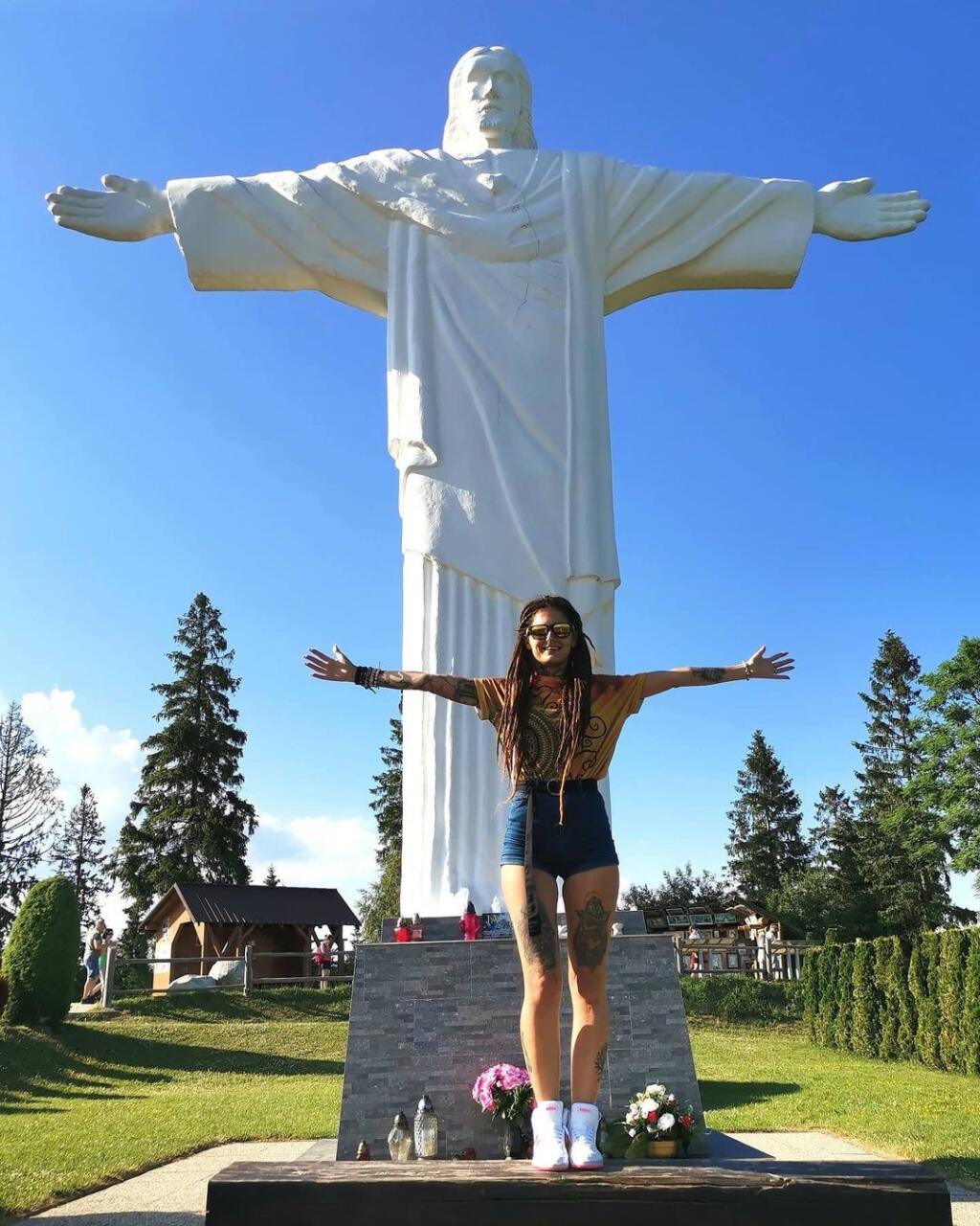 Luna šla na Farmu s výzorom šamanky.