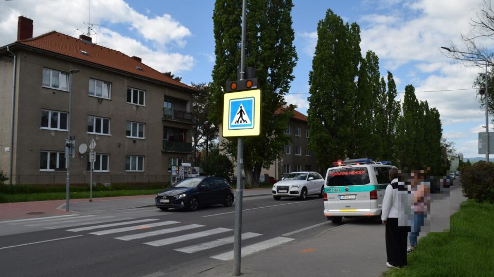 Polícia hľadá svedkov dopravnej nehody V Novom Meste nad Váhom