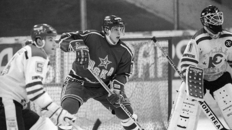 Pavel Bure: Kvarteto nových členov uzatvára ruská raketa Bure, ktorý sa v Sieni slávy pripojí ku krajanom Viačeslavovi Fetisovovi, Vladislavovi Treťjakovi, Igorovi Larionovi a Valerijovi Charlamovovi.