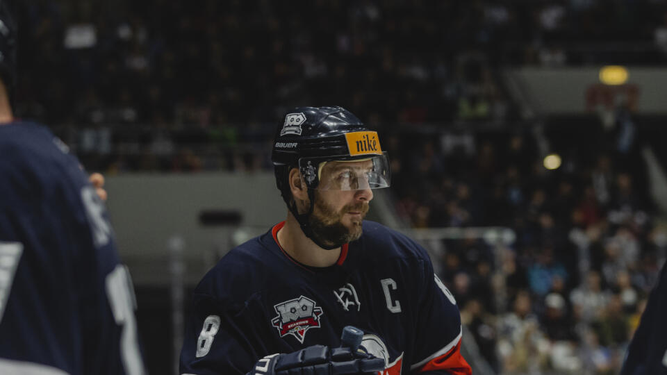 Na snímke Michal Sersen (HC Slovan) počas druhého zápasu finálovej série Kaufland Play Off hokejiovej Tipsport Extraligy.