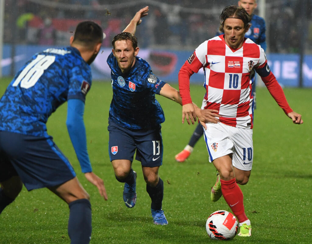 Borbélyho hodnotenie: Je to poctivý nosič klavíra v našom tíme, taký hráč musí byť v každom mužstve. Nesmieme očakávať futbalovo magické veci od neho, ale striktné a takticky disciplinované veci, ktoré aj v tomto zápase ponúkol.