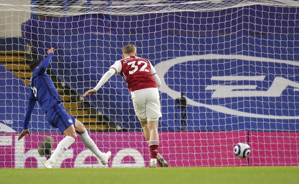Emile Smith Rowe využil zlú rozohrávku Jorginha a svojím gólom rozhodol o víťazstve Arsenalu.