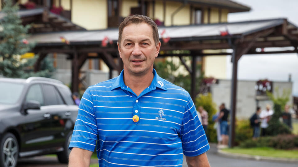 Peter Bondra verí európskemu celku na svetovom pohári.
