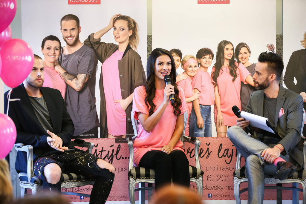 Tlacova konferencia k pripravovanemu Avon Pochodu 2017 na Bratislavskom hrade