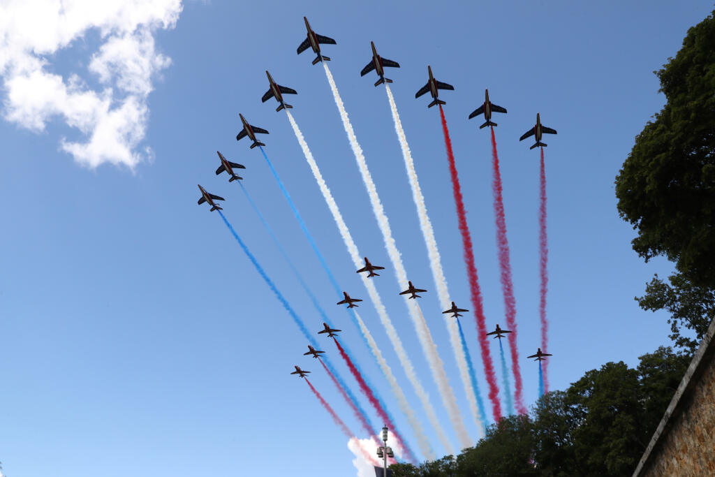 Prelet akrobatickej skupiny francúzskej armády Patrouille de France