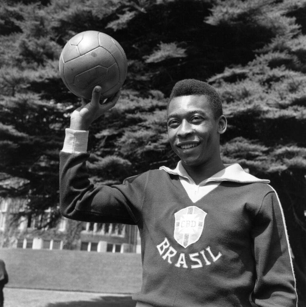 Jeden z najznámejších svetových futbalistov Pelé sa tiež dostal do finančných problémov. Podieľal sa na ťažkom hazarde a praní špinavých peňazí. Podľa zdrojov, keď bol Ministrom športu v Brazílii, sa stal hazard súčasťou príjmov futbalových klubov.