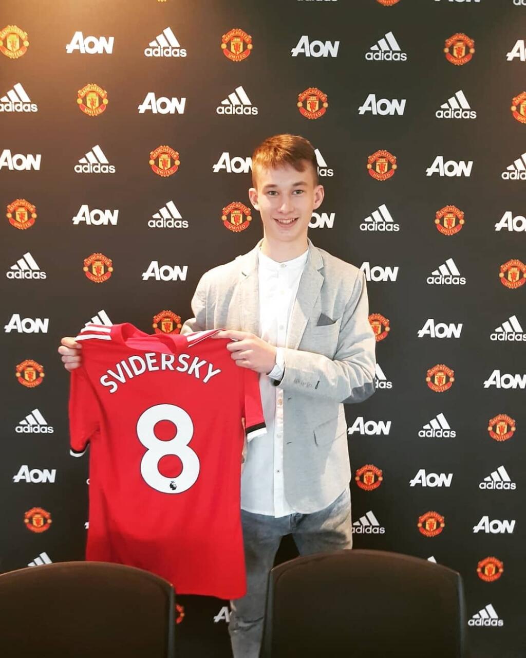 Talentovaný slovenský futbalista odmalička fandil Manchestru United a už päť rokov je aj jeho súčasťou.