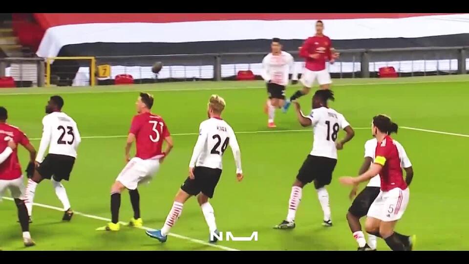 Kapitán Manchestru United zahodil nemožné: Z metra netrafil prázdnu bránu