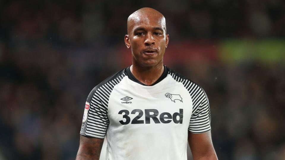 Andre Wisdom sa stal obeťou útoku neznámeho páchateľa.