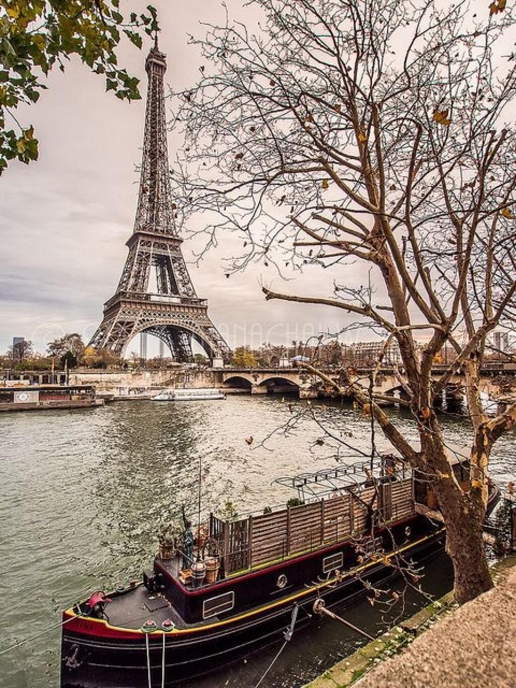 Осень Париж Монмартр башня