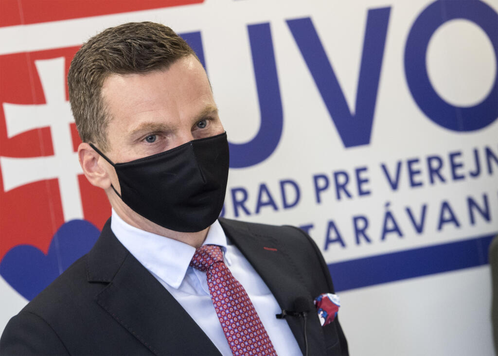 Na snímke predseda Úradu pre verejné obstarávanie (ÚVO) Miroslav Hlivák počas tlačovej konferencie 19. októbra 2020 v Bratislave. Téma: Predstavenie zásadnej novely zákona o verejnom obstarávaní. FOTO TASR - Martin Baumann