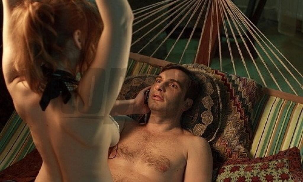 Jednou z rekordmaniek v intímnych scénach na plátne je aj Vica Kerekes. A jej šokujúca scéna so šľahačkou vo filme Nestyda.