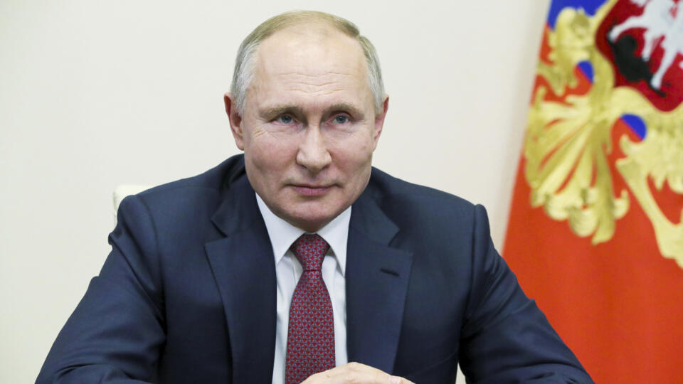 JB 17 Moskva - Ruský prezident Vladimir Putin počas stretnutia s ruským premiérom Michailom Mišustinom cez videokonferenciu v rezidencii Novo-Ogarjovo pri Moskve 30. decembra 2020.
Ruský prezident Vladimir Putin vo svojom novoročnom televíznom príhovore zaželal spoluobčanom