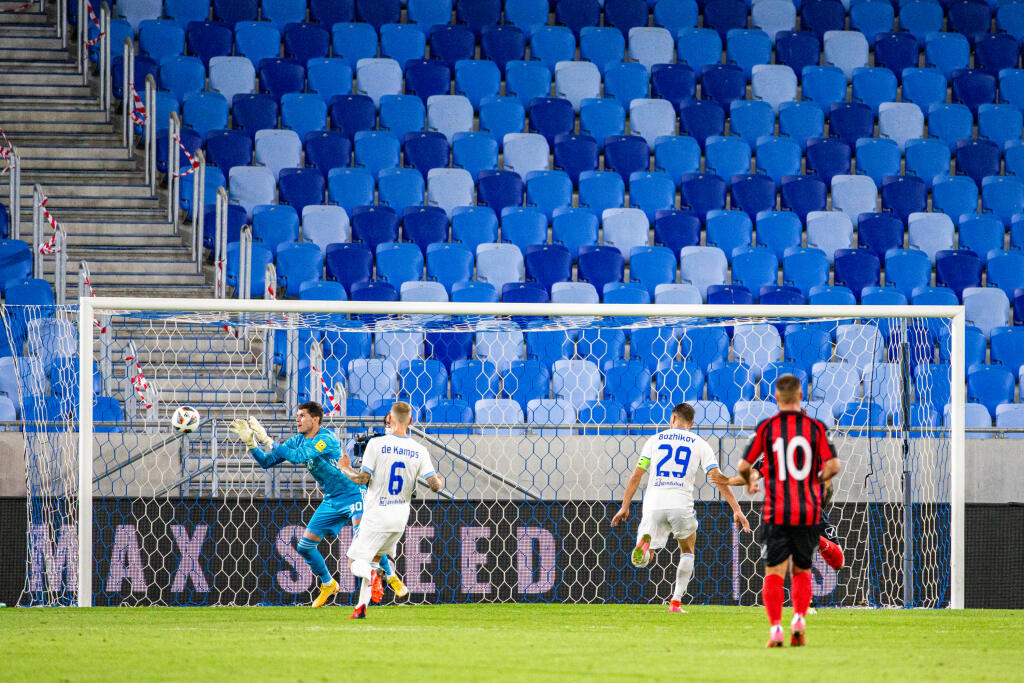 ŠK Slovan Bratislava a Lincoln Red Imps FC sa stretol v zápase tretieho kola kvalifikácie Európskej ligy na Tehelnom poli v Bratislave. Na snímke je Michal Šulla.