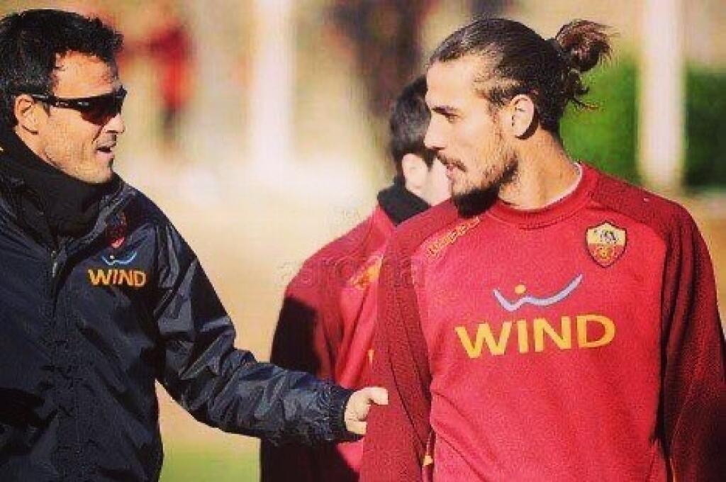 Dani Osvaldo hral v minulosti za AS Rím, Juventus či Inter. Dnes je z neho muzikant, ktorý má štyri deti.