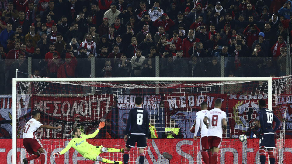 Aj osemfinálové zápasy Európskej ligy UEFA 2019/2020 v Španielsku a Grécku odohrajú kvôli koronavírusu vo štvrtok bez divákov.