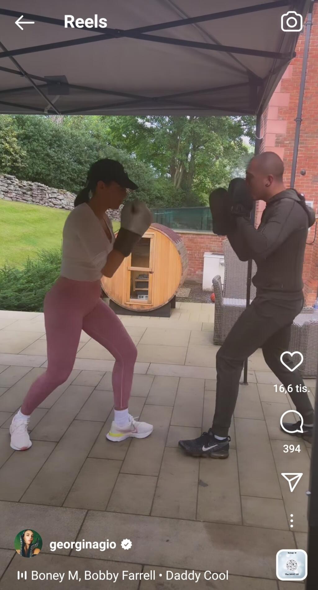 Každý predsa vie, že bojové športy formujú postavu. K srdcu si to vzala aj Ronaldova životná partnerka Georgina Rodríguez, ktorá svojho futbalistu predsa musí nejako prezentovať.