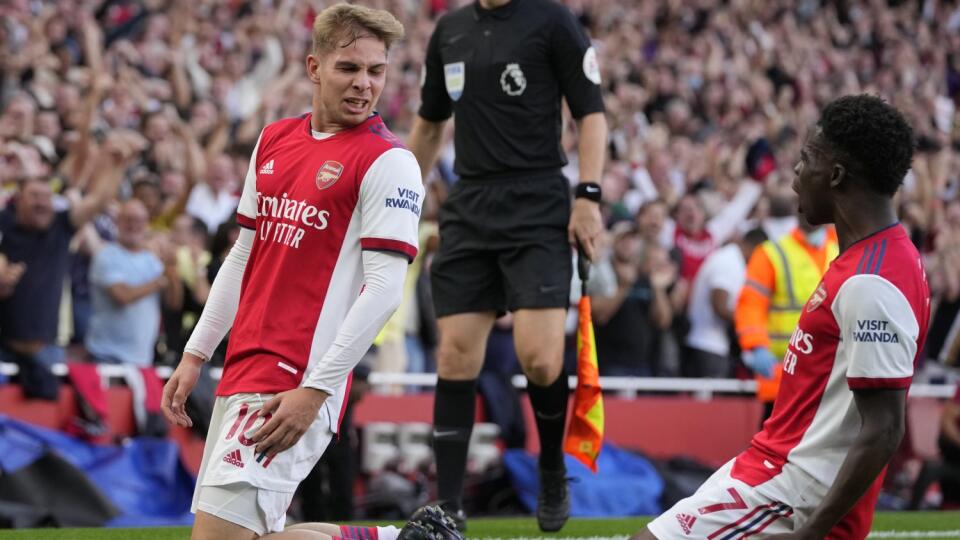 Spurs zasa prehrali v lige tretíkrát v sérii a dovolili "gunners" preskočiť ich v tabuľke.