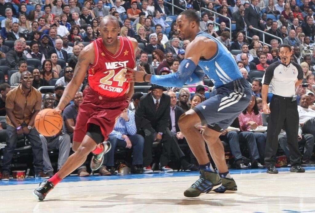 Skóre duelu otvoril dvojkou Kobe Bryant (vľavo).