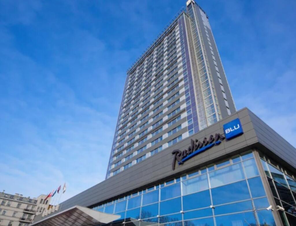 Hotel, v ktorom budú všetky reprezentácie, je šiestou najvyššou budovou v Lotyšsku.