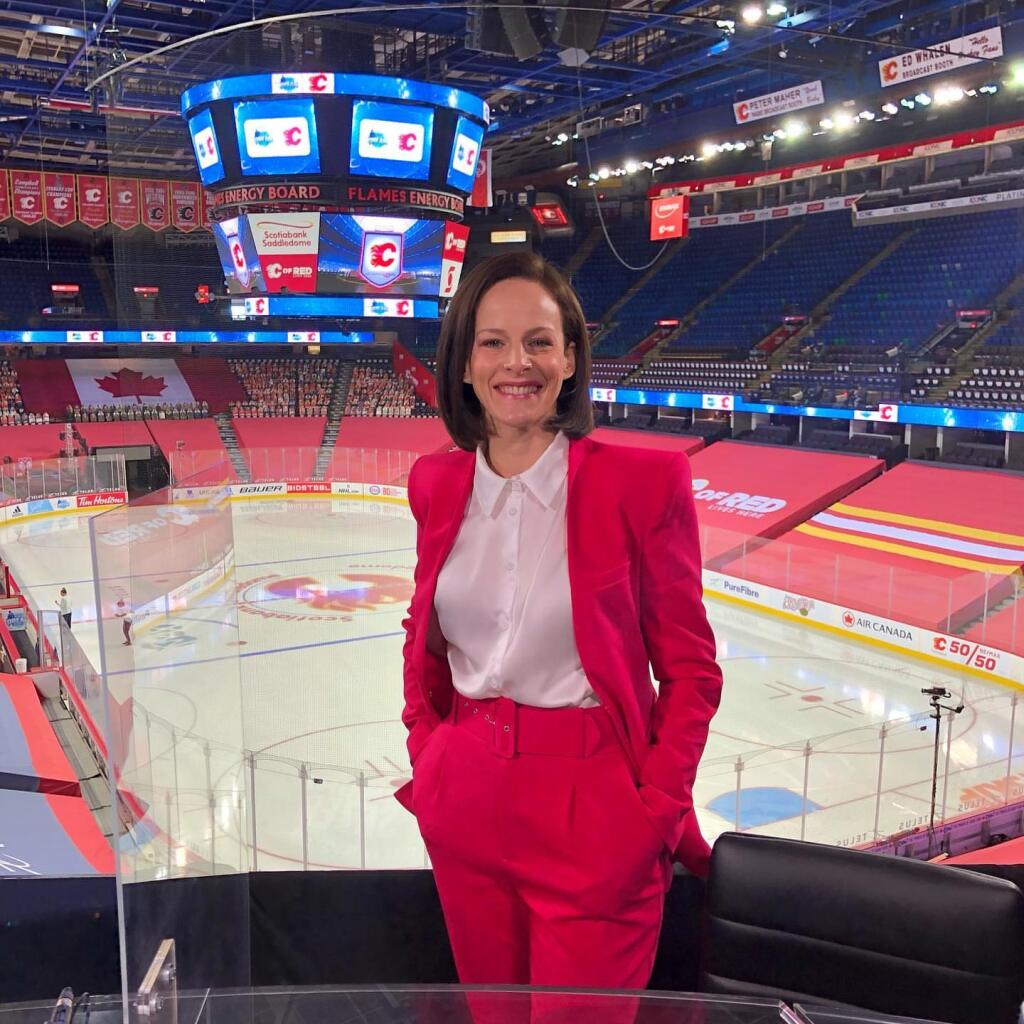 Leah Hextallová je prvou komentátorkou zápasov NHL stanice ESPN.