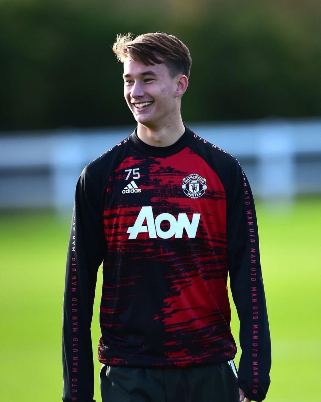 Martin Šviderský sa postupnými krokmi derie v Manchestri United nahor a je možné, že už v dohľadnej dobe ho uvidíme nastupovať za A-tím po boku hviezdneho Cristiana Ronalda.