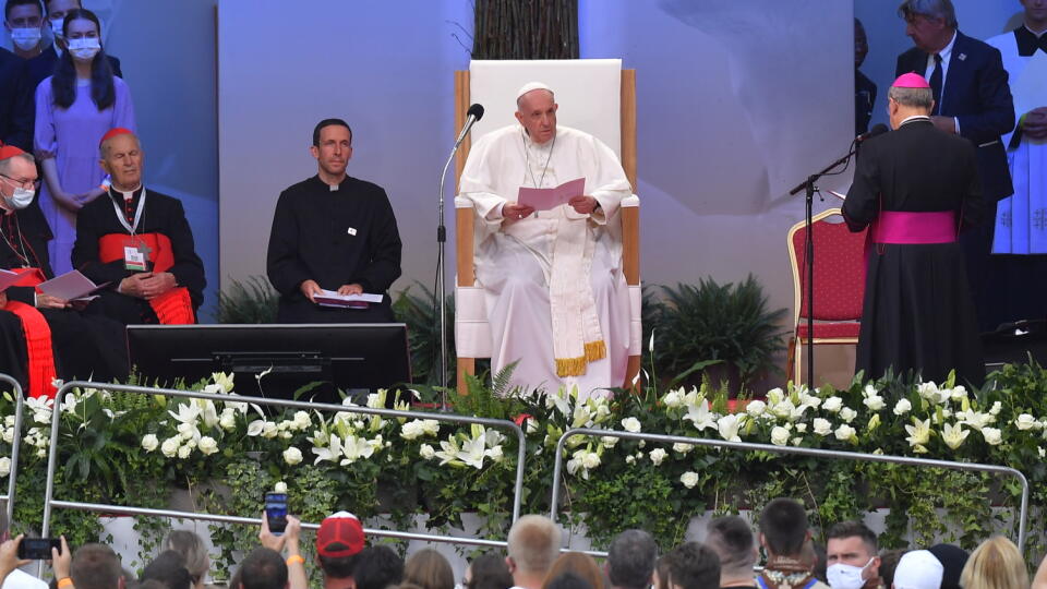 On Sunday, September 12, 2021, Pope Francis arrived on an official visit to Slovakia.  During the visit, which will last until September 15, the Holy Father will visit Bratislava, Košice, Prešov and Šaštín.  The visit, whose motto is 