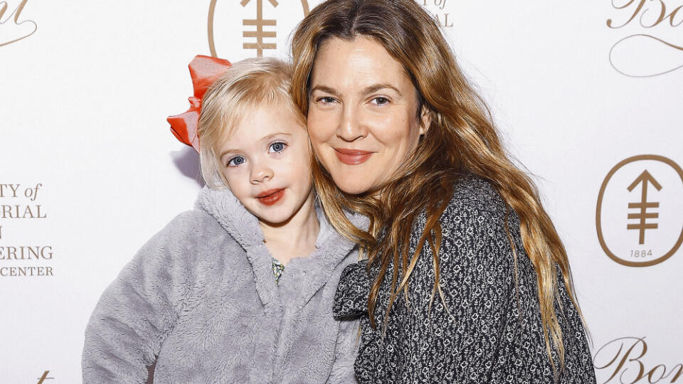 Aj Drew Barrymore darčeky dcérkam nekupuje