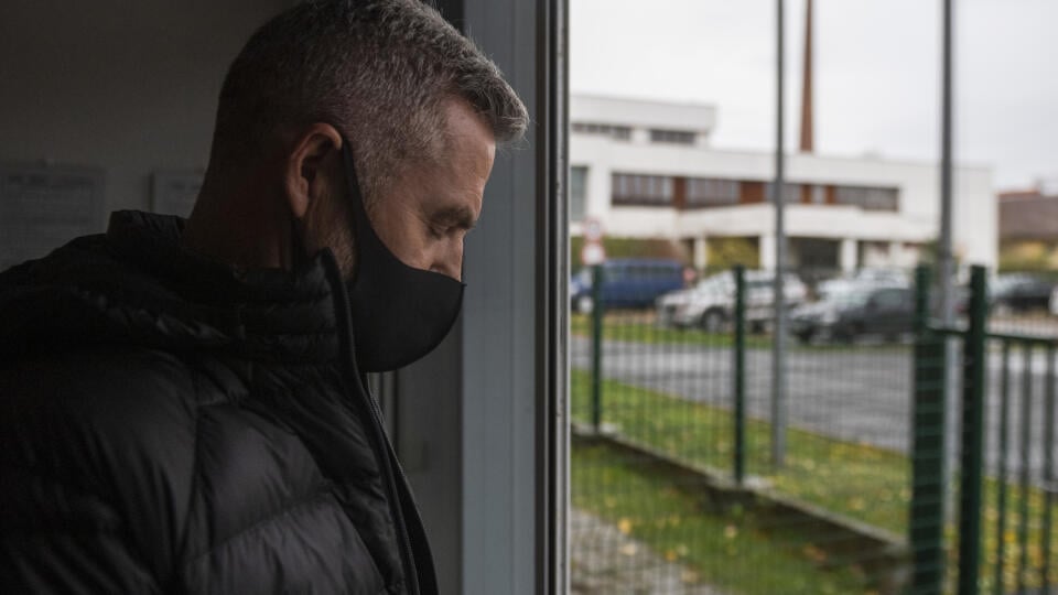 Bývalý policajný prezident Tibor Gašpar bol podať trestné oznámenie v Pezinku 