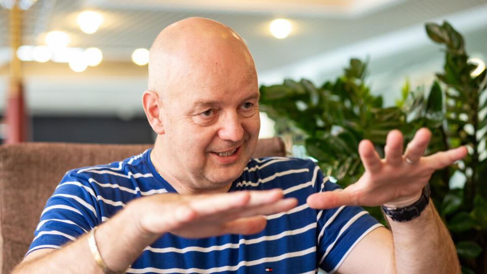 Exminister Pavol Rusko počas exkluzívneho rozhovoru pre Plus JEDEN DEŇ.