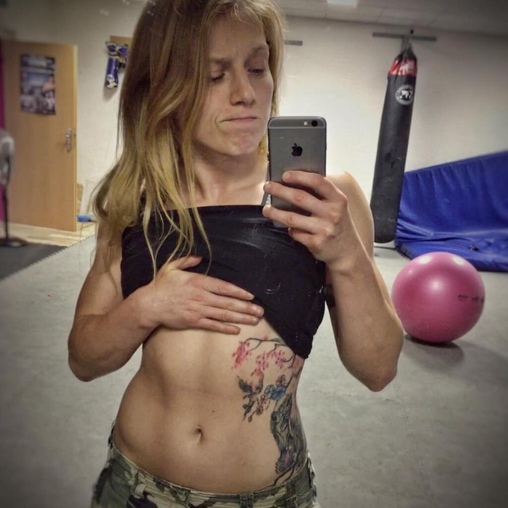 Sandra Mašková si oddýchne od bojov v klietke a chce preraziť na sociálnej sieti pre dospelých.