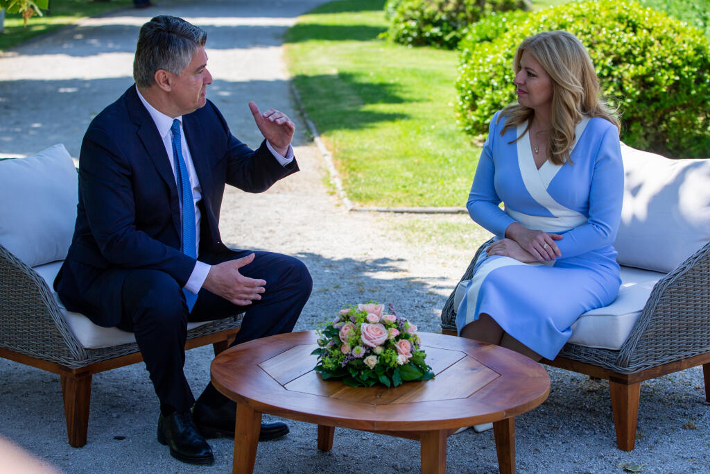 Na snímke je Zuzana Čaputová prezidentka Slovenskej republiky a Zoran Milanovič prezident Chorvátska na oficiálnej návšteve Slovenska.