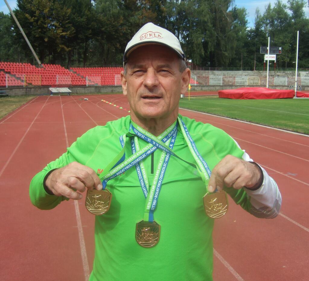 Vo veku 74 rokov zomrel svetový rekordér v behu na 100 m veteránov Vladimír Výbošťok.