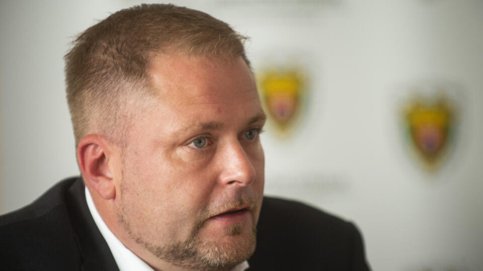 Na snímke prezident Finančnej správy Jiří Žežulka počas tlačovej konferencie na tému - Optimalizácia kontaktných miest daňových úradov 28. júla 2022 v Bratislave. FOTO TASR - Jakub Kotian